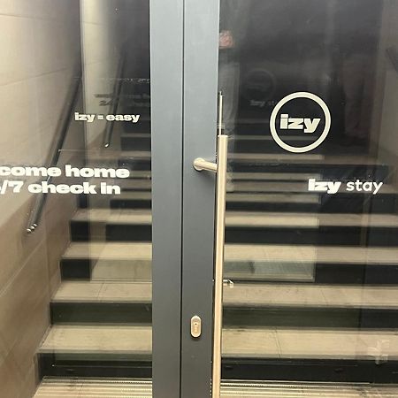 Izy Stay Hostel Bratislava Exteriör bild