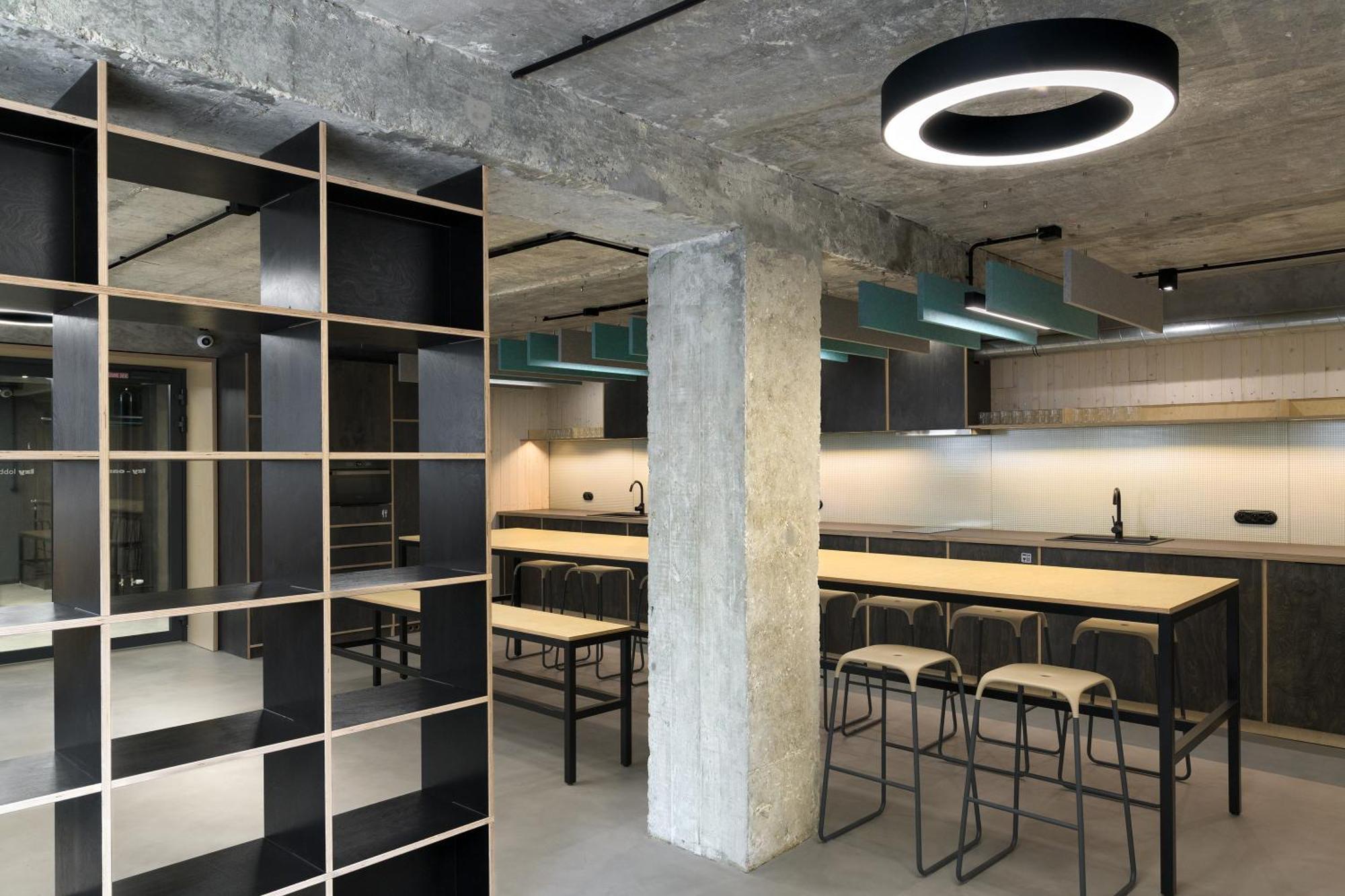 Izy Stay Hostel Bratislava Exteriör bild