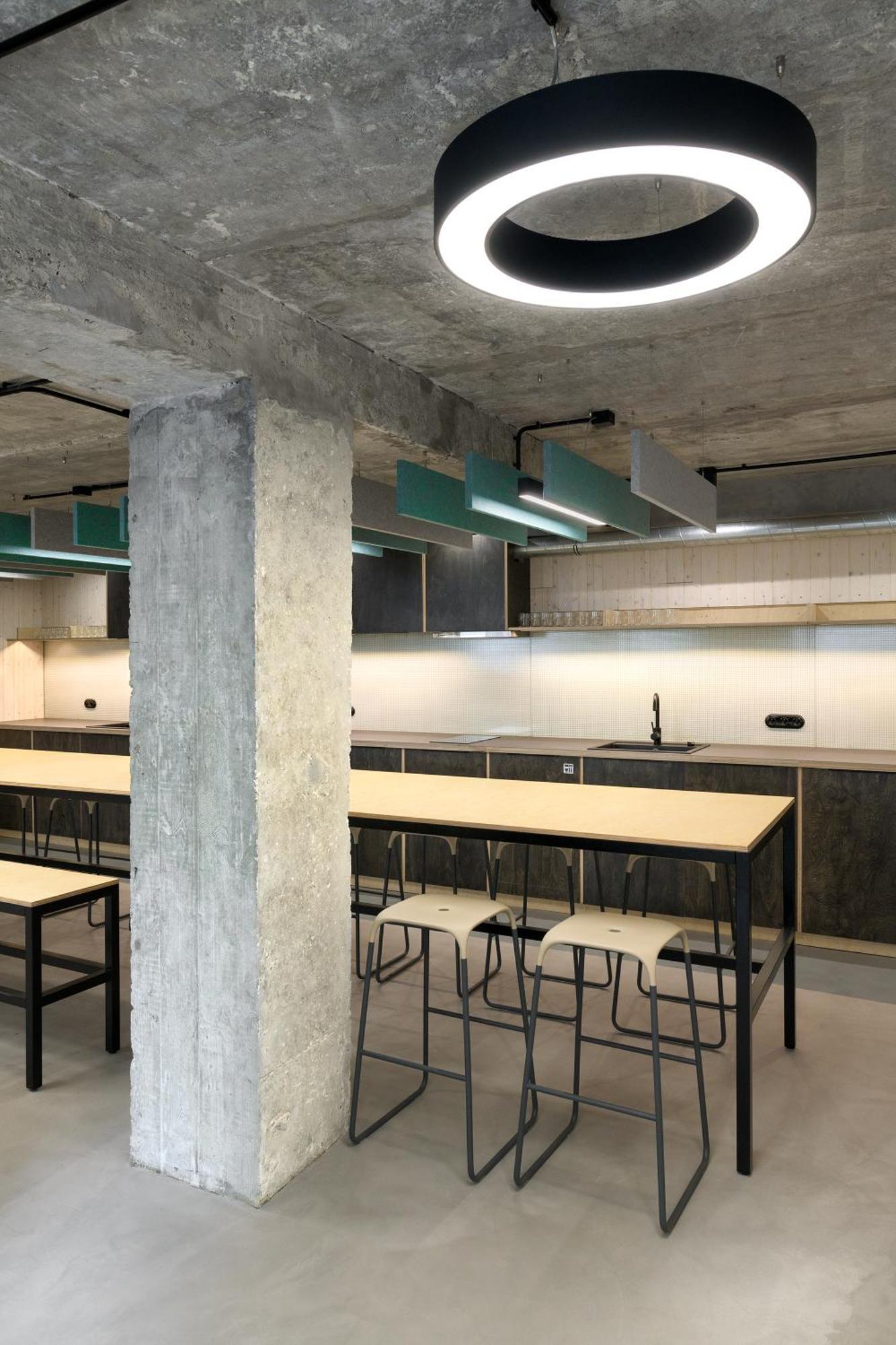Izy Stay Hostel Bratislava Exteriör bild