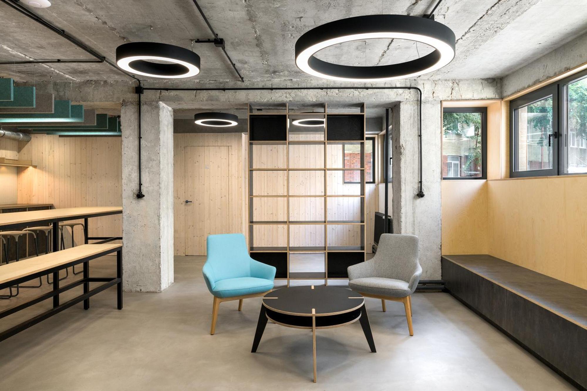 Izy Stay Hostel Bratislava Exteriör bild