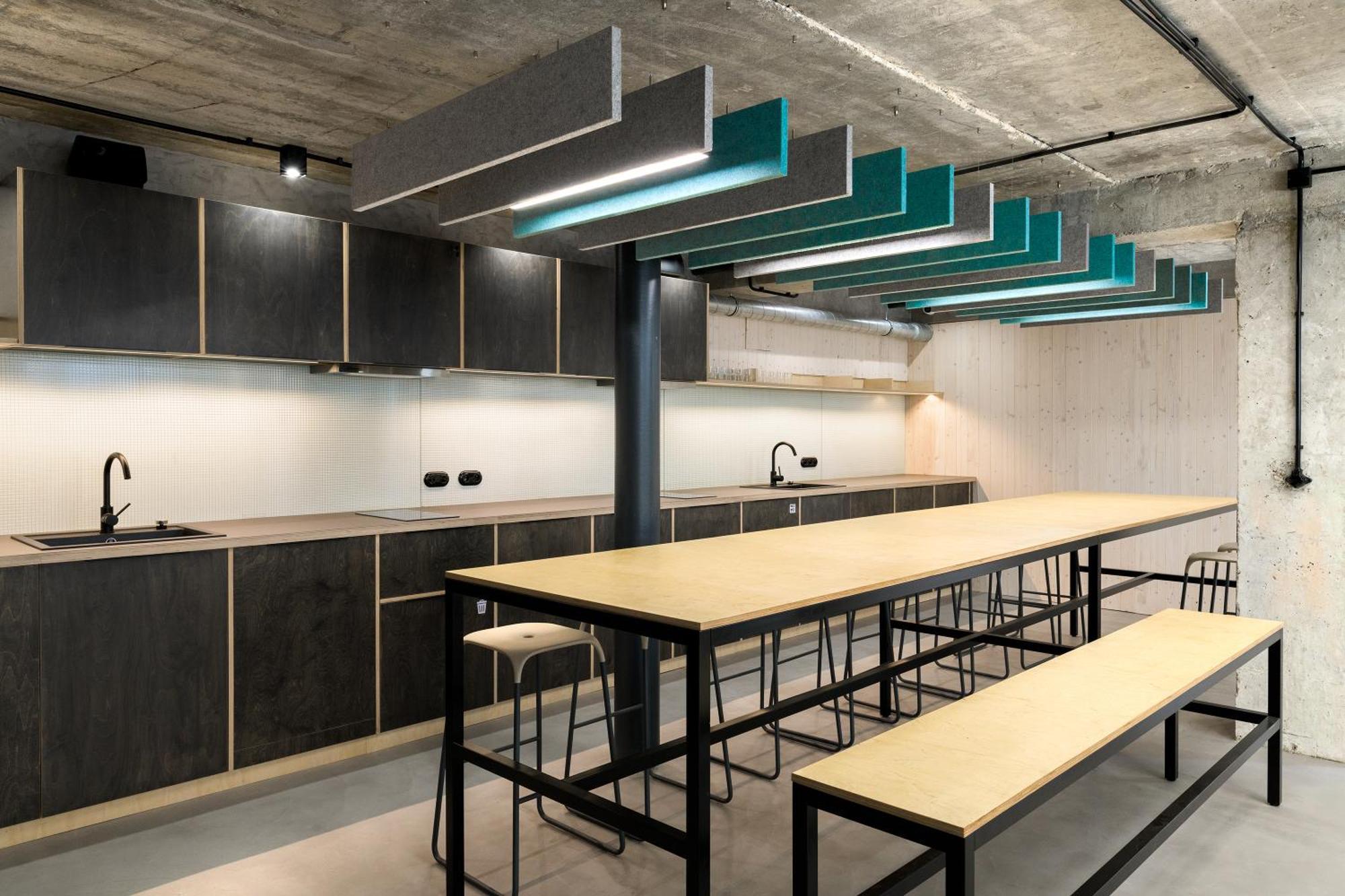 Izy Stay Hostel Bratislava Exteriör bild