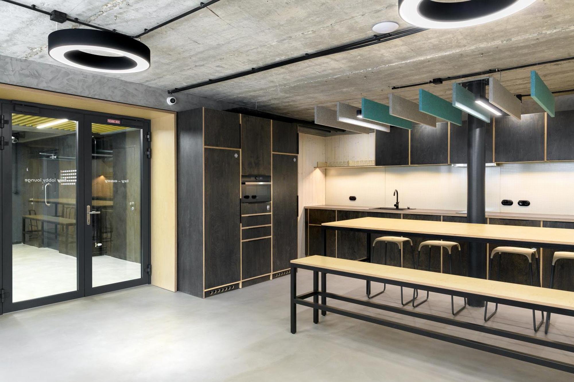 Izy Stay Hostel Bratislava Exteriör bild