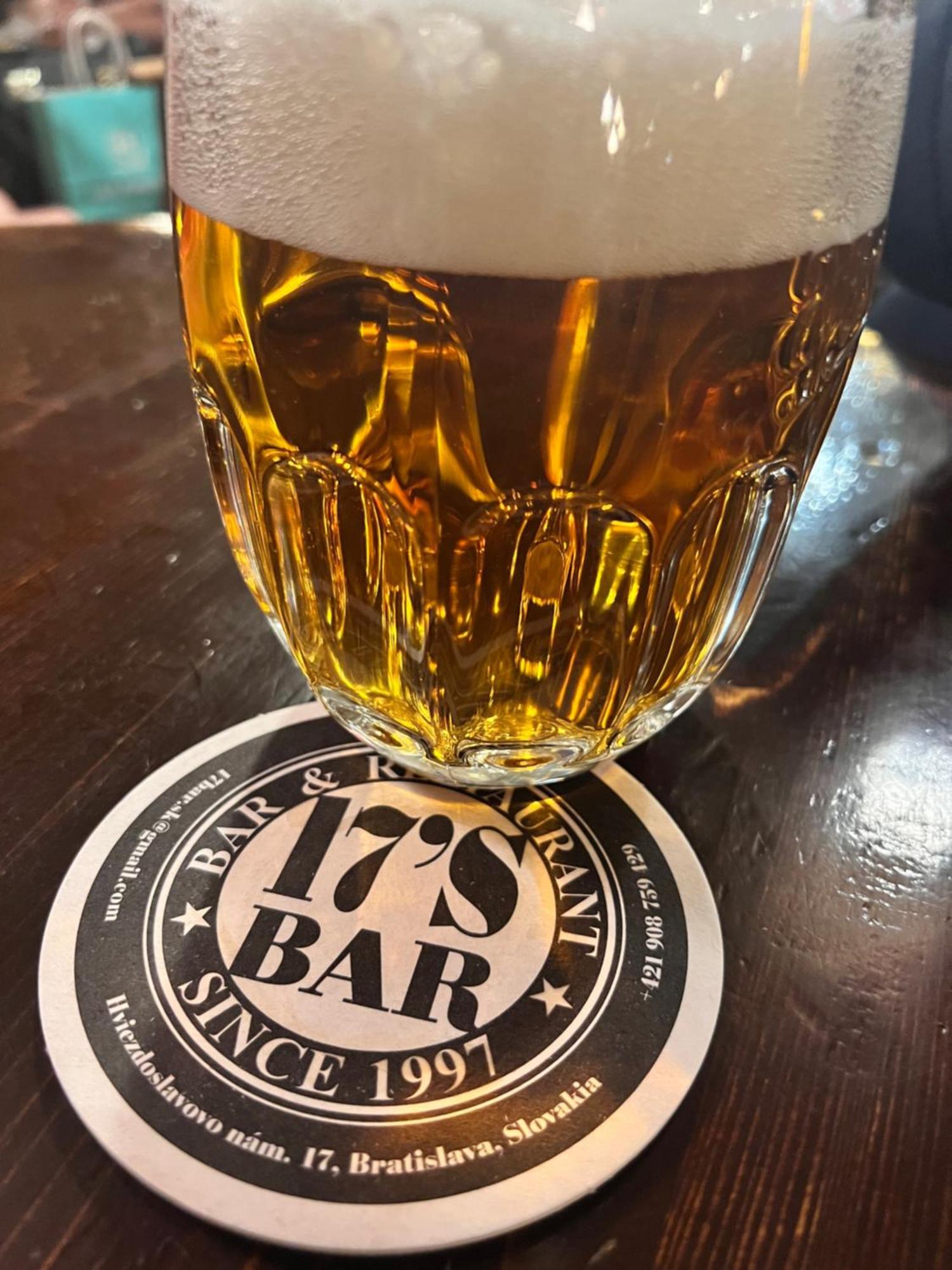 Izy Stay Hostel Bratislava Exteriör bild