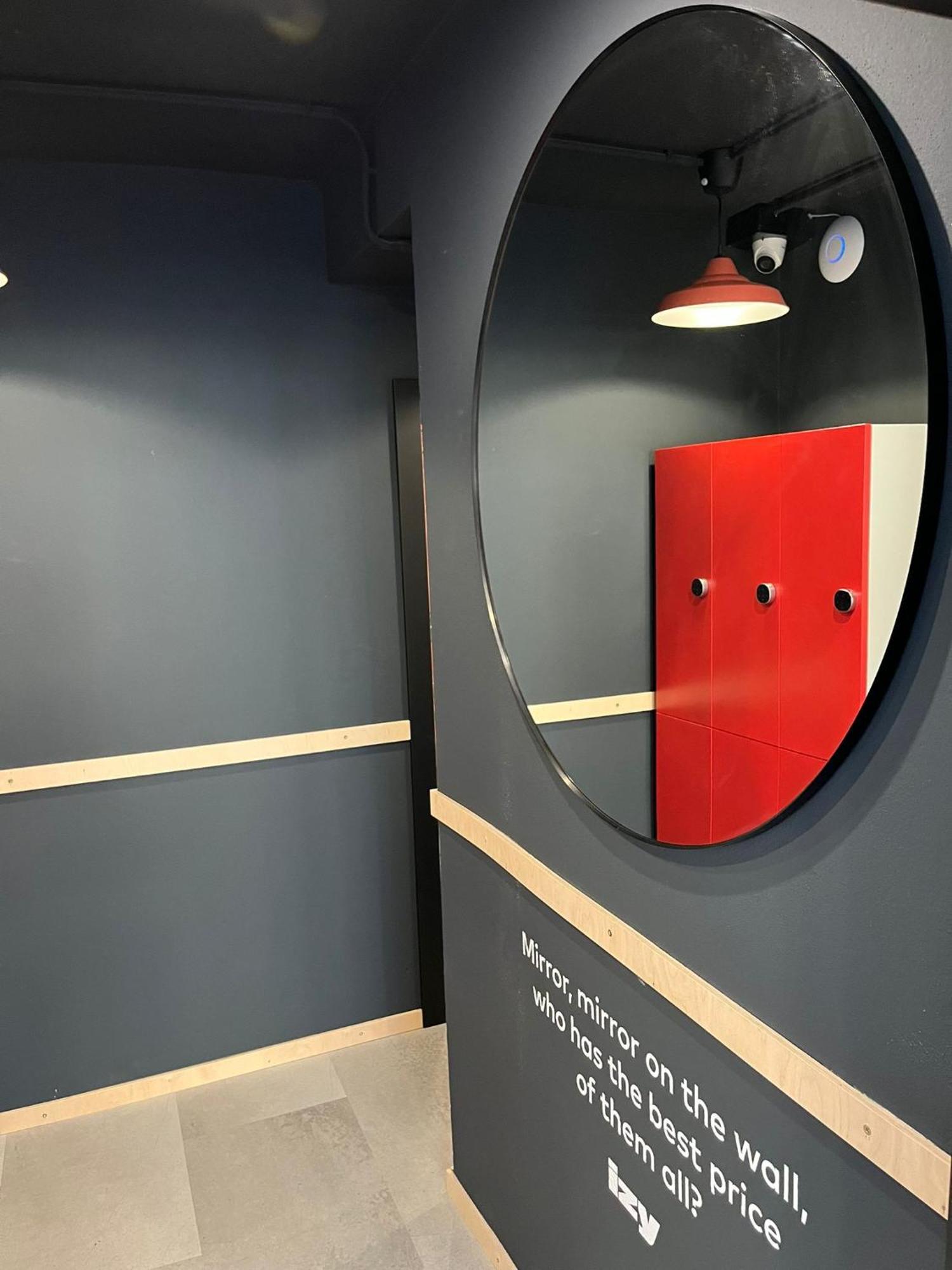 Izy Stay Hostel Bratislava Exteriör bild