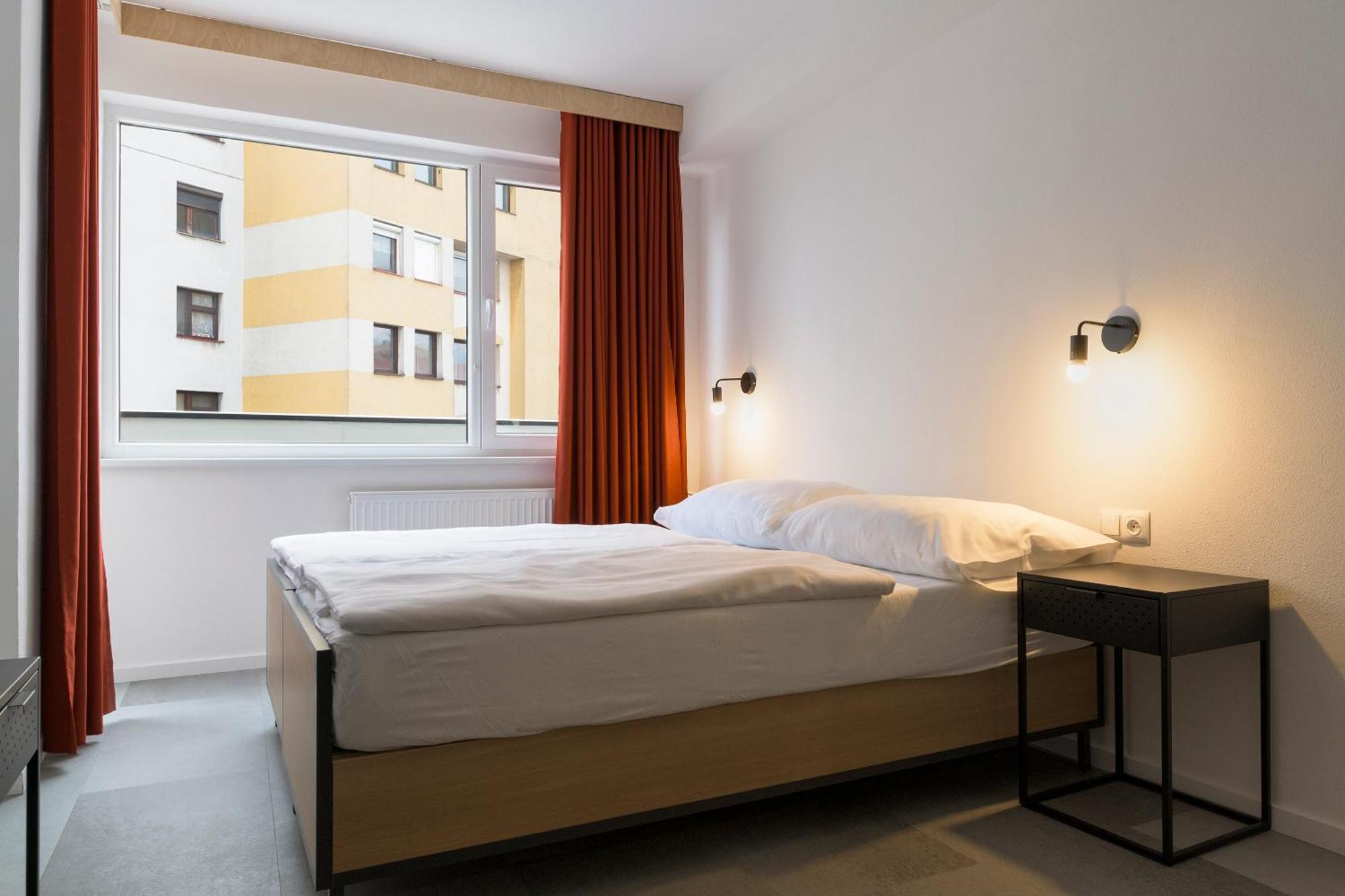 Izy Stay Hostel Bratislava Exteriör bild