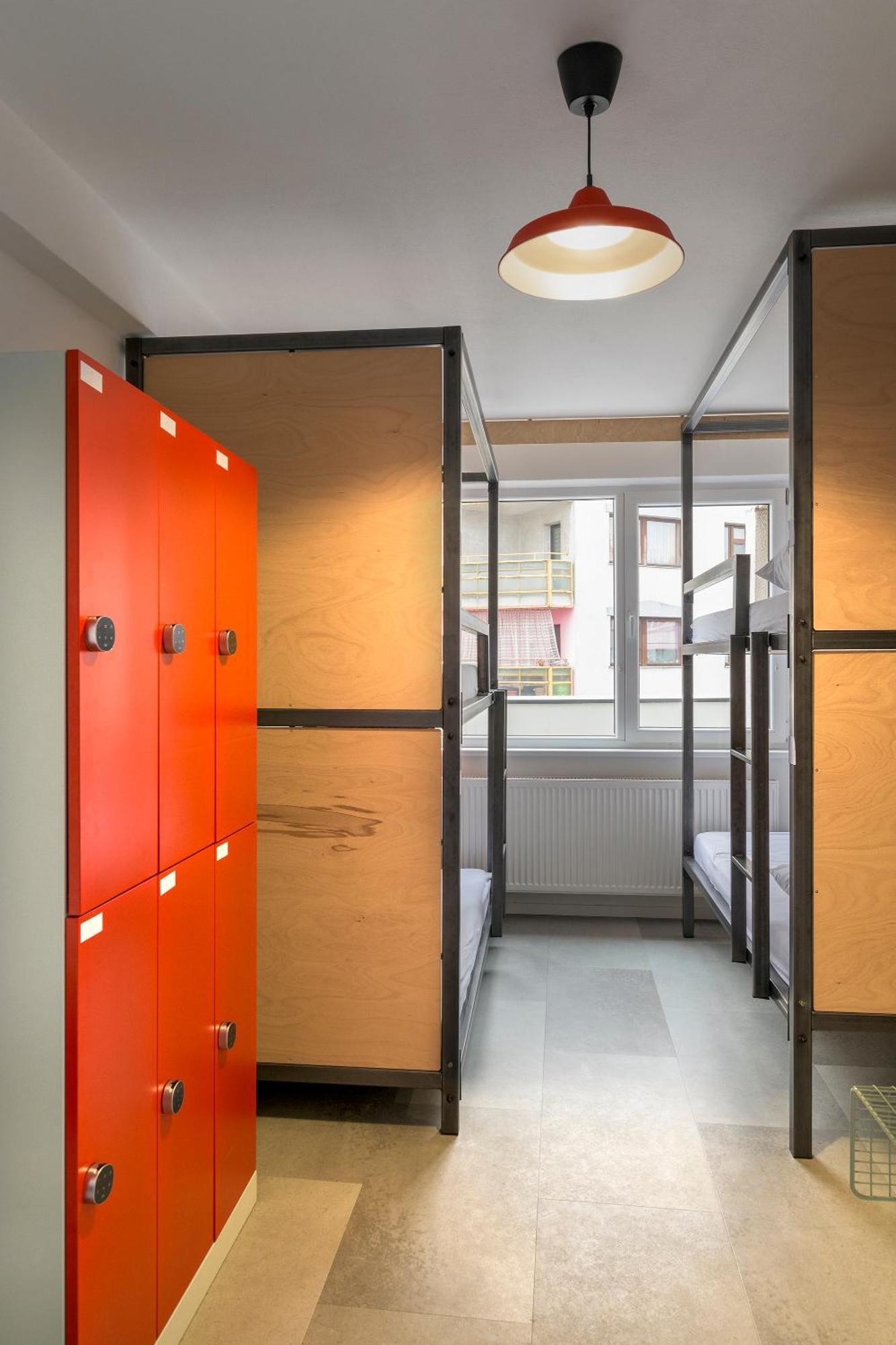 Izy Stay Hostel Bratislava Exteriör bild