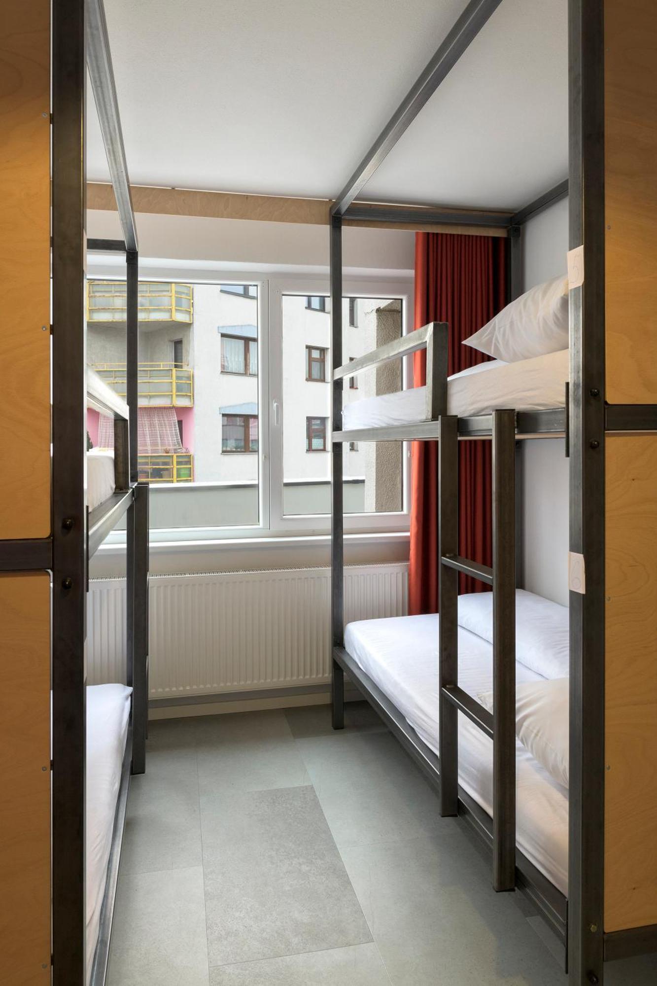 Izy Stay Hostel Bratislava Exteriör bild