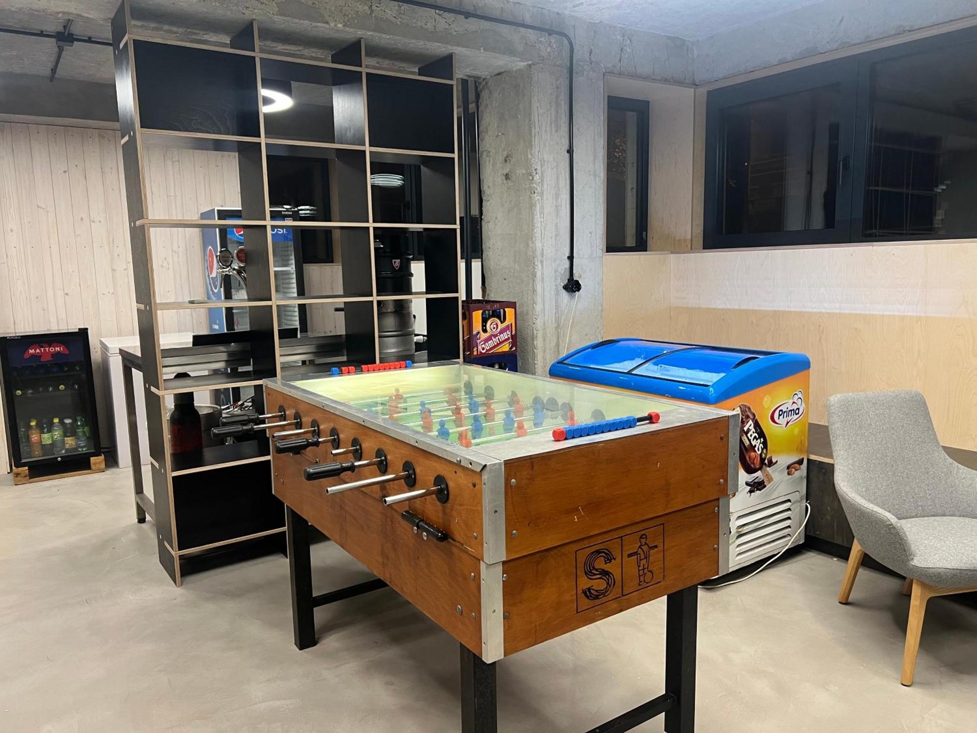 Izy Stay Hostel Bratislava Exteriör bild